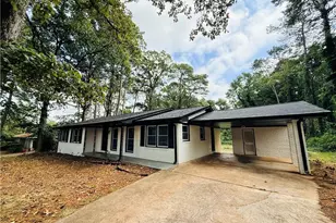5456 Brownlee Rd, Stone Mountain, GA 30087 - Photo 4