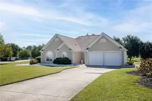 19 Meadow Crest Ct, Powder Springs, GA 30127 - Photo 2