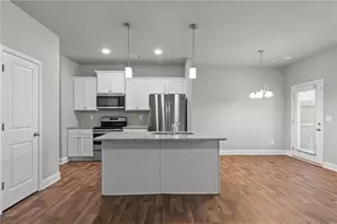 9 Richardson St, Winder, GA 30680 - Photo 8