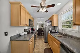 1570 Louise Anderson Dr, Griffin, GA 30224 - Photo 6