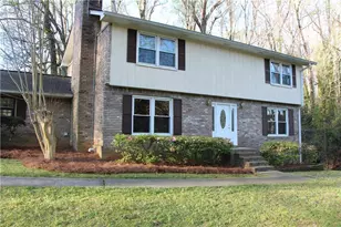 620 Oakstone Way, Roswell, GA 30075 - Photo 2