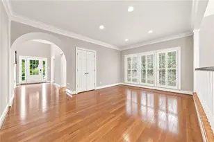 2600 Club Springs Dr, Roswell, GA 30076 - Photo 10