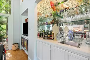 1232 Bernadette Ln NE, Atlanta, GA 30329 - Photo 10