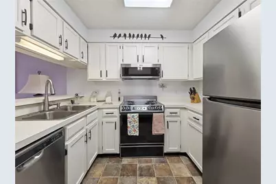 1800 Clairmont Lk #A703, Decatur, GA 30033 - Photo 6