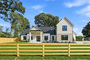 232 Hidden Acres Rd, Winder, GA 30680 - Photo 2