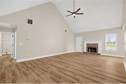 1512 Queen Elizabeth Drive, Locust Grove, GA 30248 - Photo 6