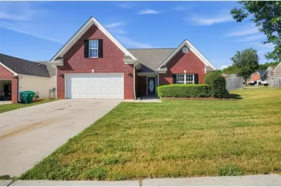 1512 Queen Elizabeth Drive, Locust Grove, GA 30248 - Photo 1