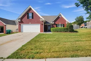 1512 Queen Elizabeth Dr, Locust Grove, GA 30248 - Photo 1