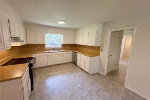 3089 Linecrest Rd, Ellenwood, GA 30294 - Photo 2