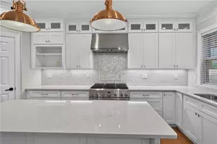 2093 Wrights Mill Cir NE, Atlanta, GA 30324 - Photo 18