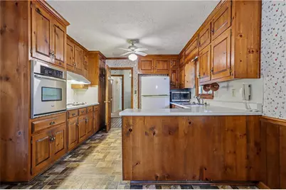 585 Buckeye Circle SE, Conyers, GA 30094 - Photo 2
