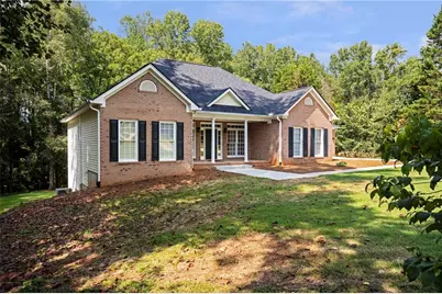 759 Stoneview Drive, Hoschton, GA 30548 - Photo 4