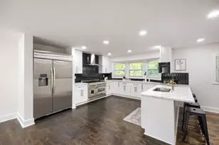2368 Fenhurst Pl, Dunwoody, GA 30338 - Photo 8