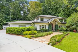 544 Hollydale Ct NW, Atlanta, GA 30342 - Photo 2
