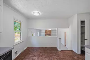 5265 Corinth Cir, Stone Mountain, GA 30087 - Photo 6