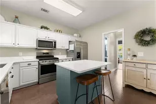 6104 Saddlehorse Dr, Flowery Branch, GA 30542 - Photo 8