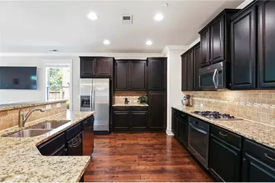 7540 Glisten Avenue, Sandy Springs, GA 30328 - Photo 4
