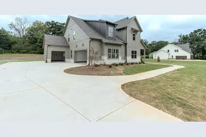 362 Races Road, Hoschton, GA 30548 - Photo 2