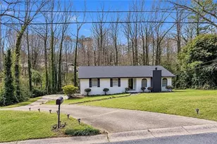 611 Navarre Dr, Stone Mountain, GA 30087 - Photo 2