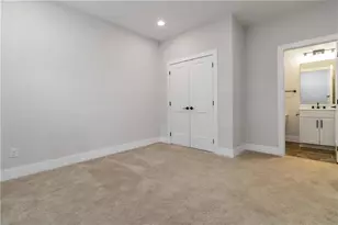 2461 Sycamore Rd NW, Atlanta, GA 30318 - Photo 12