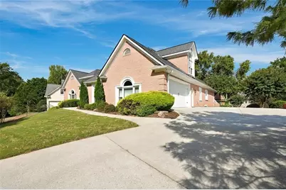 6201 Indian River Drive, Peachtree Corners, GA 30092 - Photo 4
