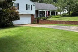 645 Patrick Pl NE, Sandy Springs, GA 30328 - Photo 2