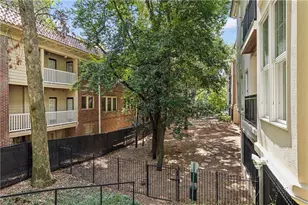 825 Highland Ln NE, Atlanta, GA 30306 - Photo 38