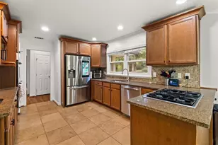 1388 Carolyn Dr NE, Atlanta, GA 30329 - Photo 8