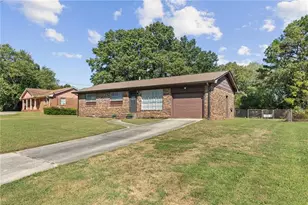 1064 Meadowbrook Ln NW, Conyers, GA 30012 - Photo 2
