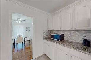 304 W Lakeshore Dr, Carrollton, GA 30117 - Photo 8