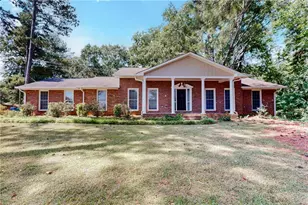 304 W Lakeshore Dr, Carrollton, GA 30117 - Photo 1