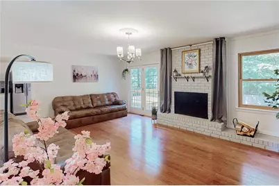 304 W Lakeshore Drive, Carrollton, GA 30117 - Photo 2