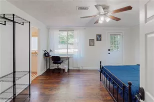 304 W Lakeshore Dr, Carrollton, GA 30117 - Photo 12