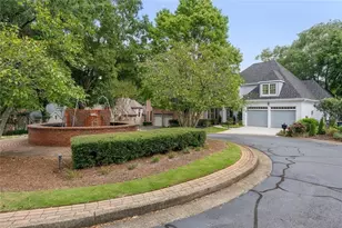 4581 Fountain Dr NE, Marietta, GA 30067 - Photo 2