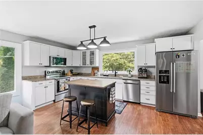 2071 Luxuria Court, Tucker, GA 30084 - Photo 4