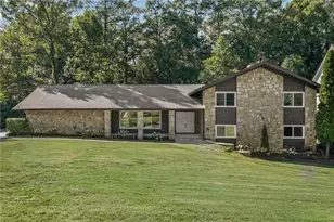 675 Weatherly Ln, Sandy Springs, GA 30328 - Photo 2