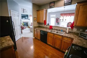 3317 Castleberry Village Cir, Cumming, GA 30040 - Photo 18