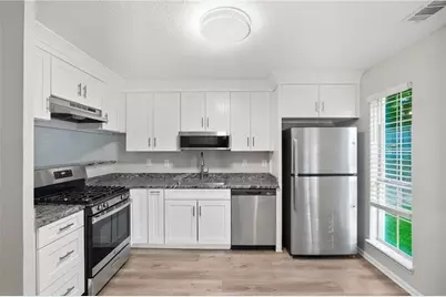 6449 Eastbriar Drive, Lithonia, GA 30058 - Photo 10