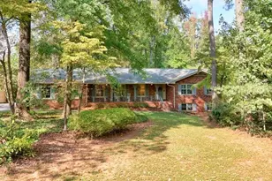 2607 Club Valley Dr NE, Marietta, GA 30068 - Photo 2