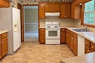3420 Coles Creek Dr, Buford, GA 30519 - Photo 2