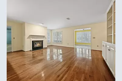 306 Bainbridge Drive, Sandy Springs, GA 30327 - Photo 12