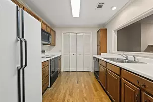 306 Bainbridge Dr, Sandy Springs, GA 30327 - Photo 16