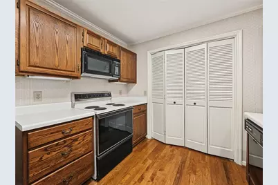 306 Bainbridge Drive, Sandy Springs, GA 30327 - Photo 18