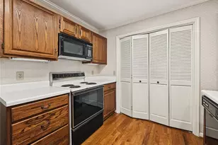 306 Bainbridge Dr, Sandy Springs, GA 30327 - Photo 18