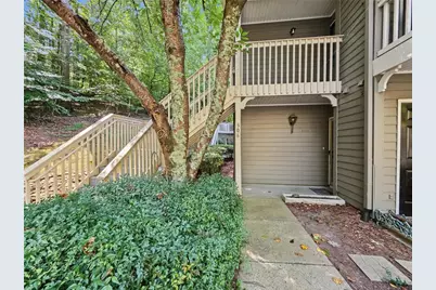306 Bainbridge Drive, Sandy Springs, GA 30327 - Photo 6