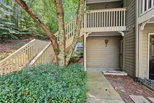 306 Bainbridge Dr, Sandy Springs, GA 30327 - Photo 6