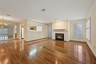 306 Bainbridge Dr, Sandy Springs, GA 30327 - Photo 8