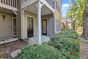 306 Bainbridge Dr, Sandy Springs, GA 30327 - Photo 2