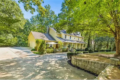 5075 Jett Forest Trail, Sandy Springs, GA 30327 - Photo 4