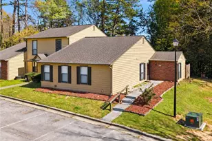 129 Sandalwood Cir, Lawrenceville, GA 30046 - Photo 2